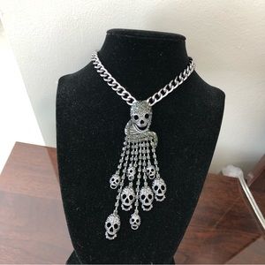 ‼️🔥last Chance Unisex gunmetal Rhinestone skulls necklace.